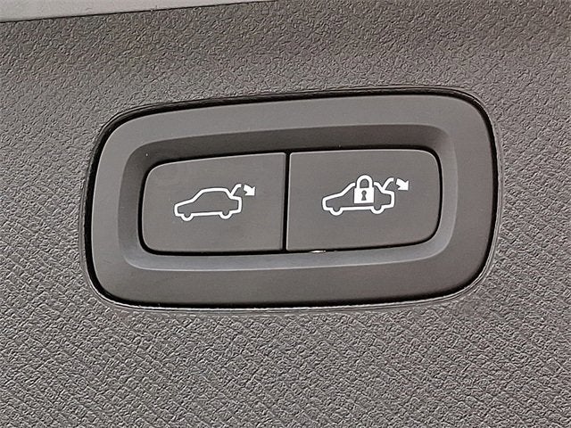 2023 Volvo XC90 Plus