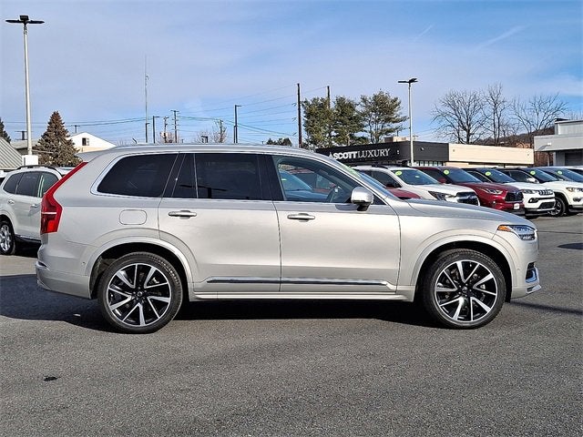 2023 Volvo XC90 Plus