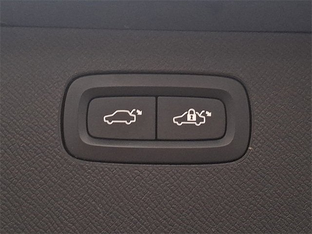 2023 Volvo XC90 Plus