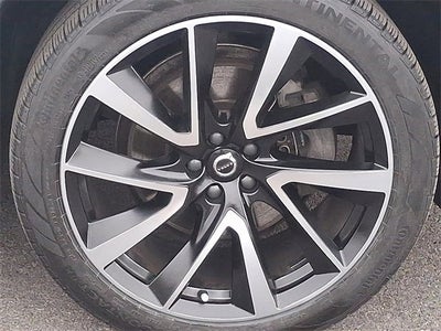 2023 Volvo XC90 Plus