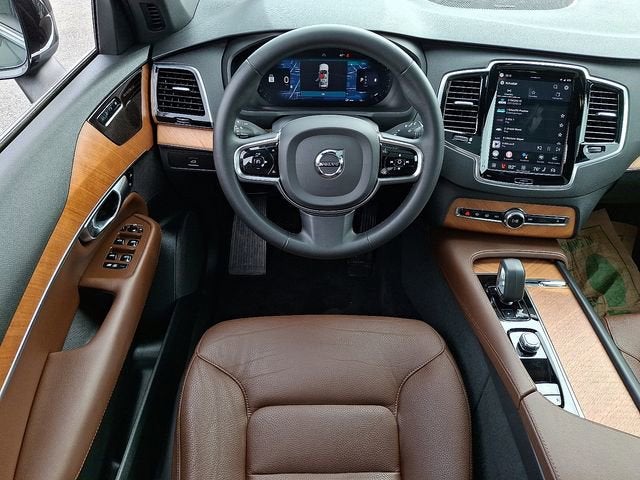 2023 Volvo XC90 Plus