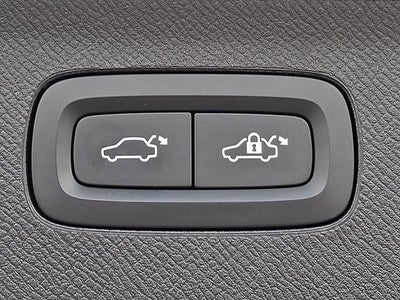 2023 Volvo XC90 Plus