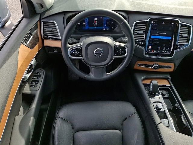 2023 Volvo XC90 Plus