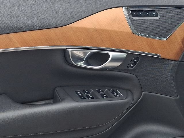 2023 Volvo XC90 Plus