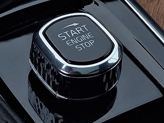2023 Volvo XC90 Plus