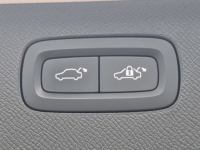 2023 Volvo XC90 Plus