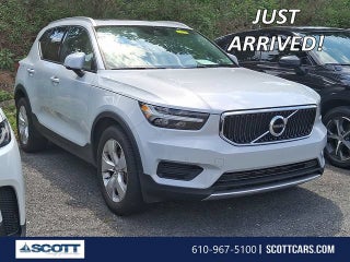 2020 Volvo XC40 Momentum