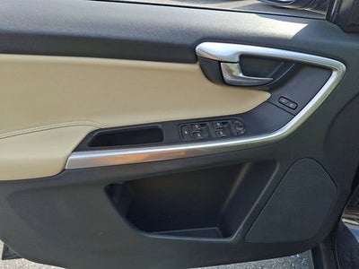 2016 Volvo XC60 T5 Premier
