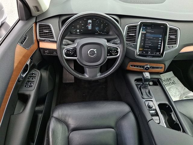 2021 Volvo XC90 Momentum