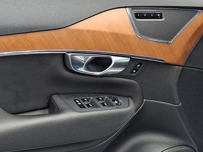 2021 Volvo XC90 Momentum
