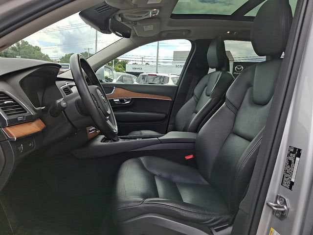 2021 Volvo XC90 Momentum