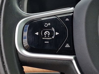 2021 Volvo XC90 Momentum