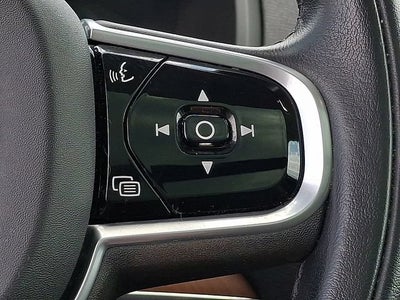 2021 Volvo XC90 Momentum