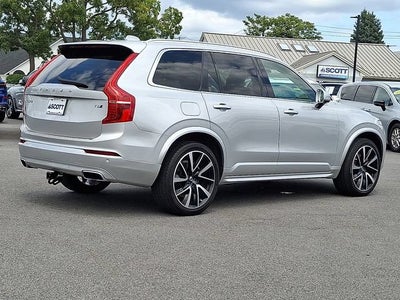 2021 Volvo XC90 Momentum
