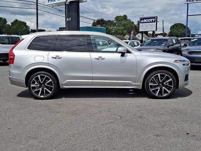 2021 Volvo XC90 Momentum