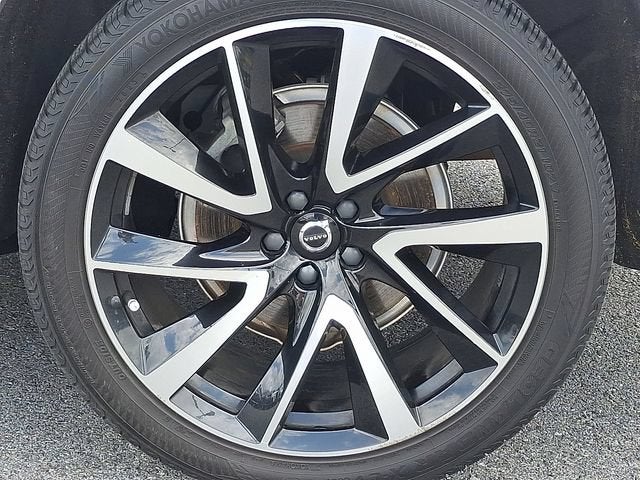 2021 Volvo XC90 Momentum