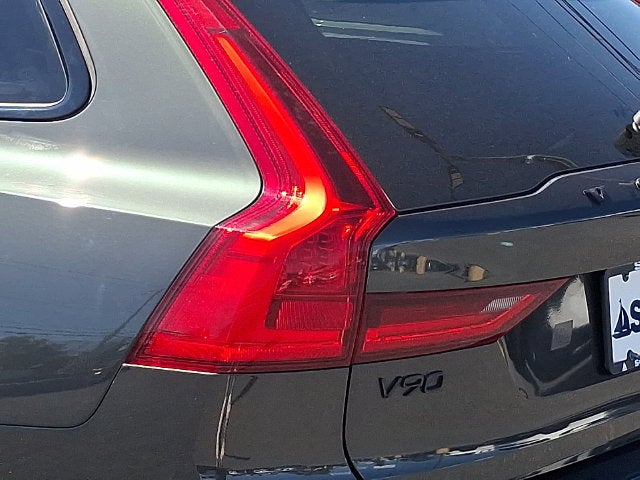 2020 Volvo V90 Cross Country Base