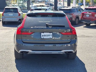 2020 Volvo V90 Cross Country Base