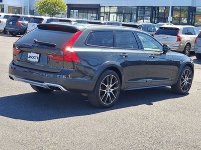 2020 Volvo V90 Cross Country Base