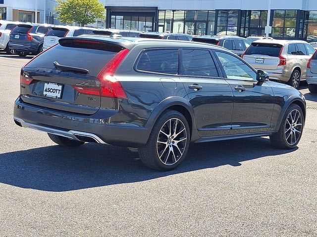 2020 Volvo V90 Cross Country Base