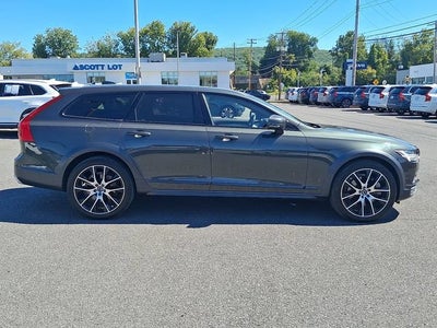 2020 Volvo V90 Cross Country Base