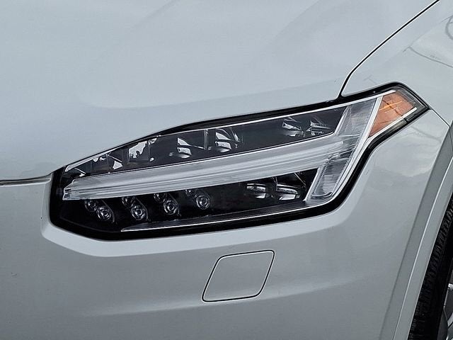 2016 Volvo XC90 T6 Momentum