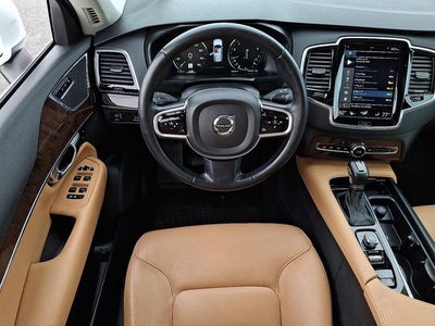 2016 Volvo XC90 T6 Momentum