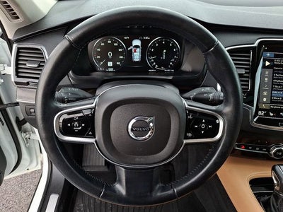 2016 Volvo XC90 T6 Momentum