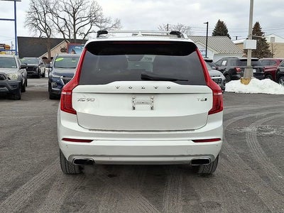 2016 Volvo XC90 T6 Momentum