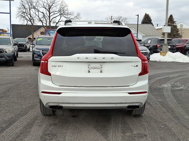 2016 Volvo XC90 T6 Momentum