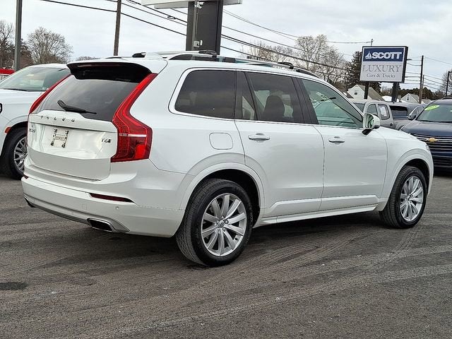 2016 Volvo XC90 T6 Momentum