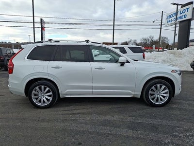 2016 Volvo XC90 T6 Momentum