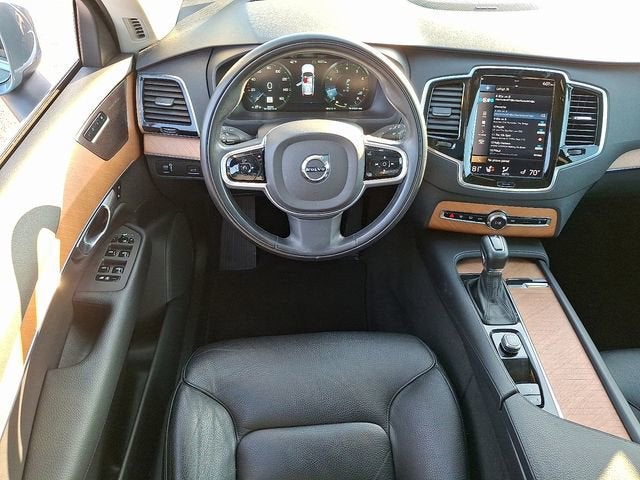 2022 Volvo XC90 Momentum