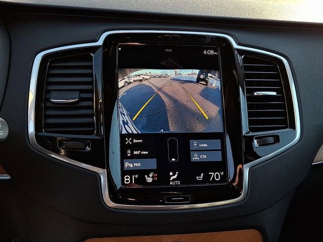 2022 Volvo XC90 Momentum