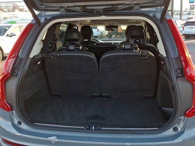 2022 Volvo XC90 Momentum