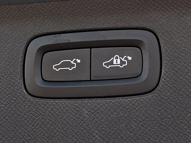 2022 Volvo XC90 Momentum