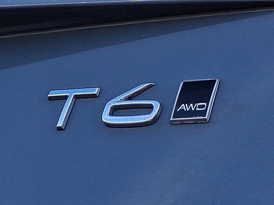 2022 Volvo XC90 Momentum