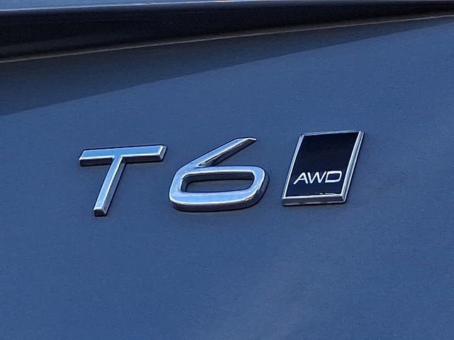 2022 Volvo XC90 Momentum