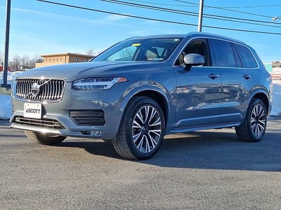 2022 Volvo XC90 Momentum