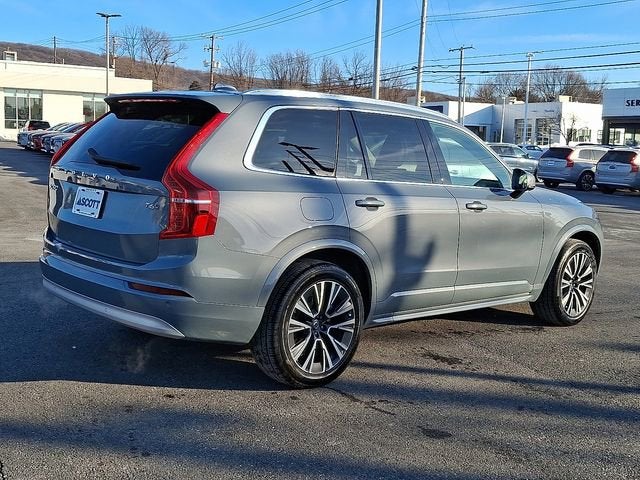 2022 Volvo XC90 Momentum