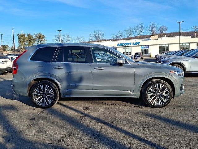 2022 Volvo XC90 Momentum