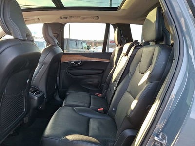2022 Volvo XC90 Momentum