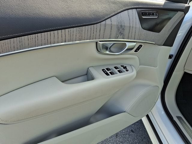 2024 Volvo XC90 Recharge Plug-In Hyb Ultimate Bright Theme