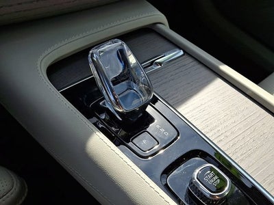 2024 Volvo XC90 Recharge Plug-In Hyb Ultimate Bright Theme