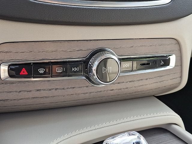 2024 Volvo XC90 Recharge Plug-In Hyb Ultimate Bright Theme