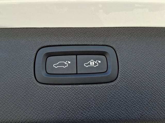 2024 Volvo XC90 Recharge Plug-In Hyb Ultimate Bright Theme