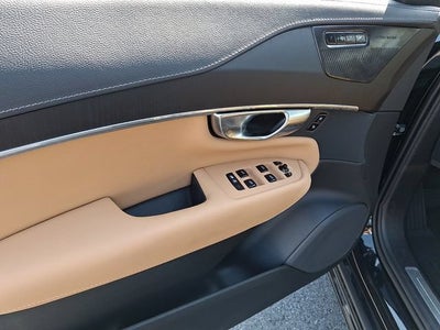 2024 Volvo XC90 Recharge Plug-In Hyb Ultimate Bright Theme