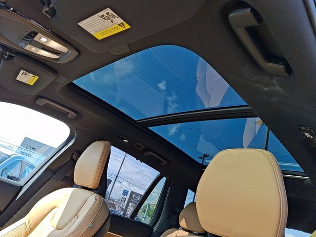 2024 Volvo XC90 Recharge Plug-In Hyb Ultimate Bright Theme
