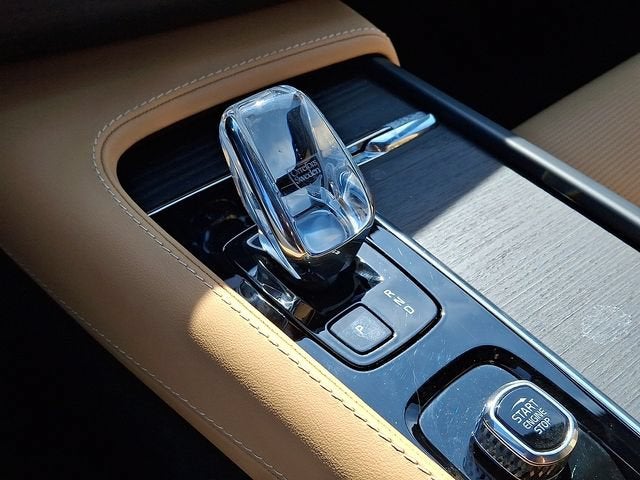 2024 Volvo XC90 Recharge Plug-In Hyb Ultimate Bright Theme