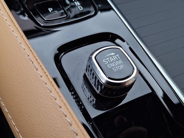 2024 Volvo XC90 Recharge Plug-In Hyb Ultimate Bright Theme